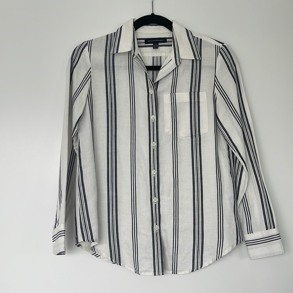 Banana Republic Long Sleeve Shirt
